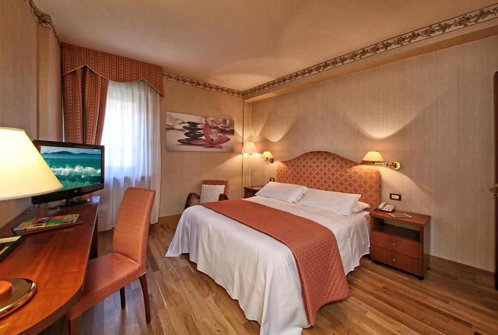 Hotel Vigna Salò Chambre photo